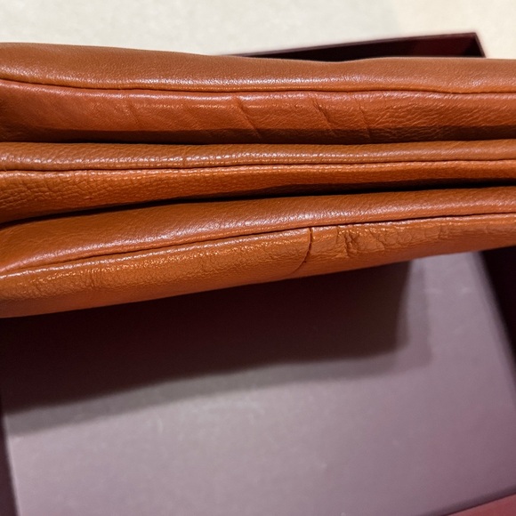Oak & Tan Brown Leather Crossbody Bag 3 Compartments NWT 6.5”x9.5” - Picture 4 of 8